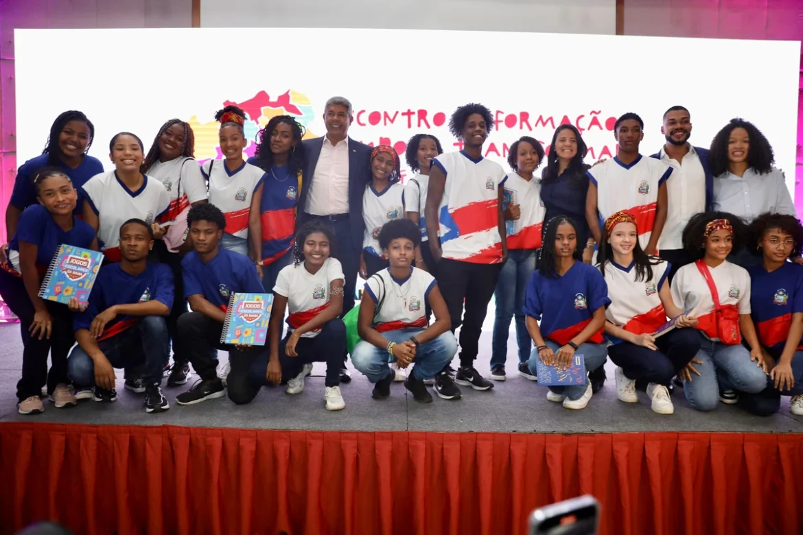 alunos-usando-nova-farda Foto-Emerson-Santos