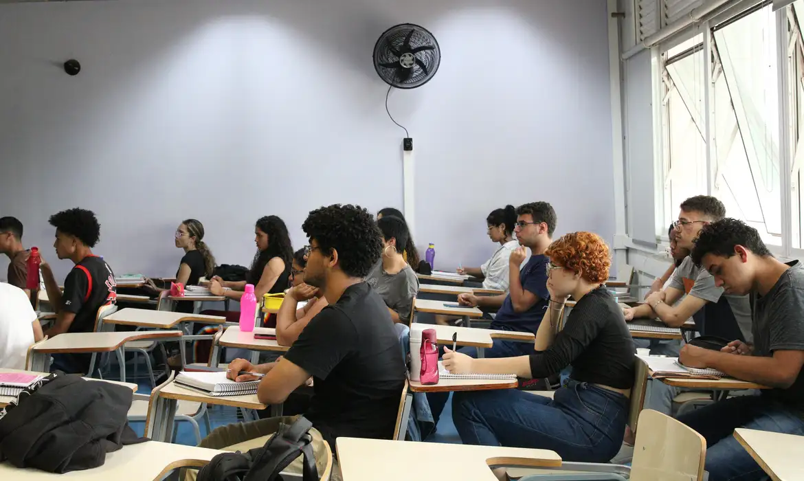 Estudantes em sala de aula – Foto-Rovena Rosa-Agência Brasil